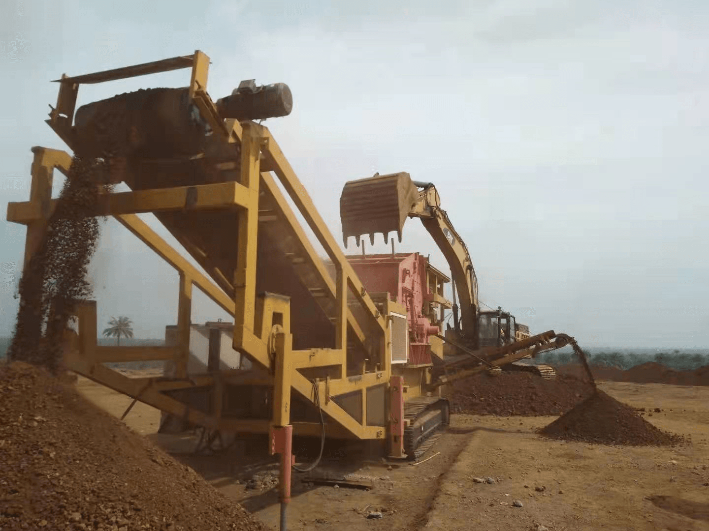 Équipements lourds de Huaya Group dans un environnement de grande ampleur